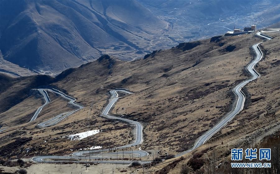 藏传佛教格鲁派祖寺：甘丹寺