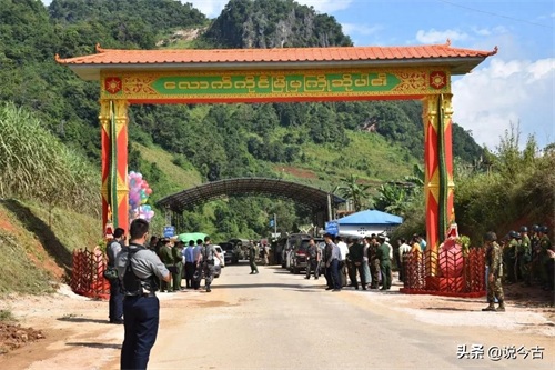 实拍缅甸果敢现状,以前说中文用人民币的地方已经都被缅文替代了