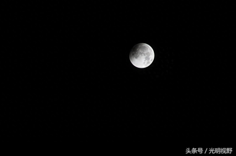 安徽：凌晨天象出奇观！18年来最长一次“血月”