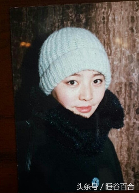 55岁宋丹丹的26岁儿子巴图,长得像父亲英达