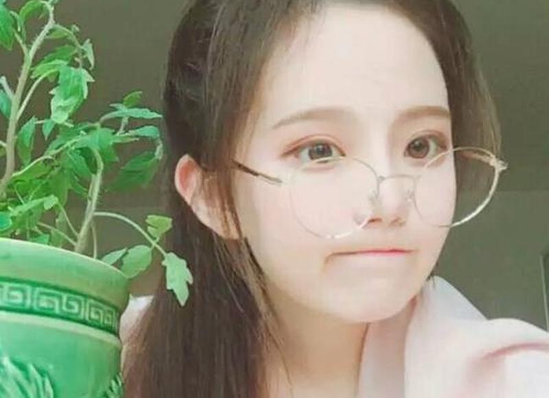 晚年遇烂桃花征兆，老了依旧受异性欢迎的人