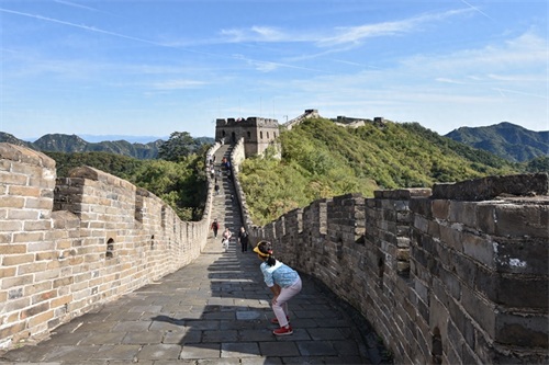 慕田峪长城相比八达岭长城,更适合游玩