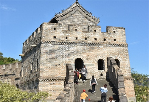 慕田峪长城相比八达岭长城,更适合游玩