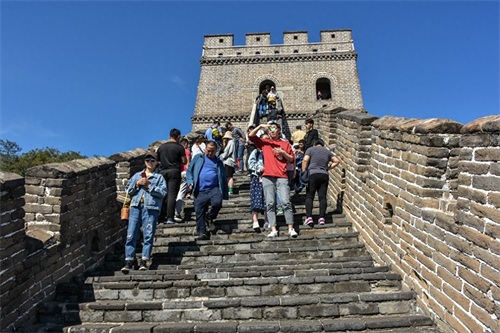 慕田峪长城相比八达岭长城,更适合游玩