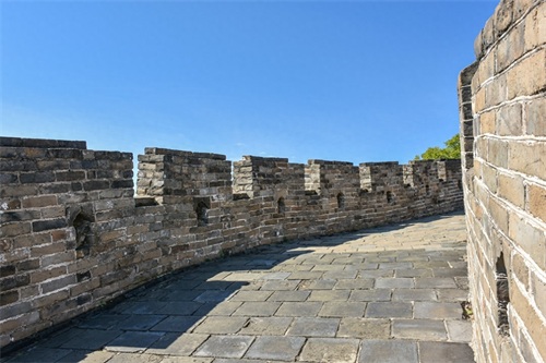 慕田峪长城相比八达岭长城,更适合游玩