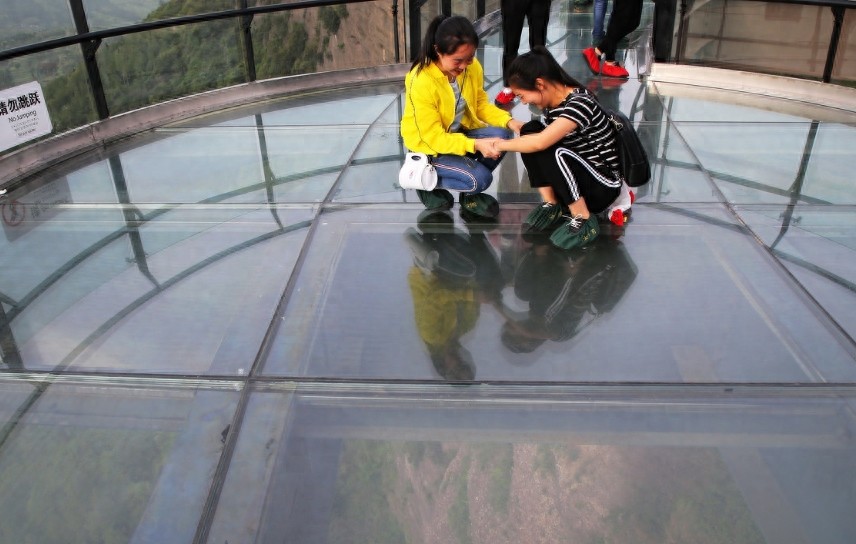 9张照片，9条玻璃栈道，哪一张让你隔着屏幕都觉得害怕？