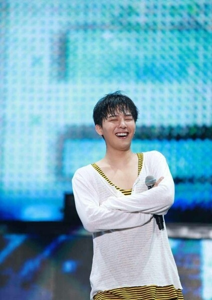 BIGBANG权志龙洛阳演唱会现场照，这次很“严肃”！