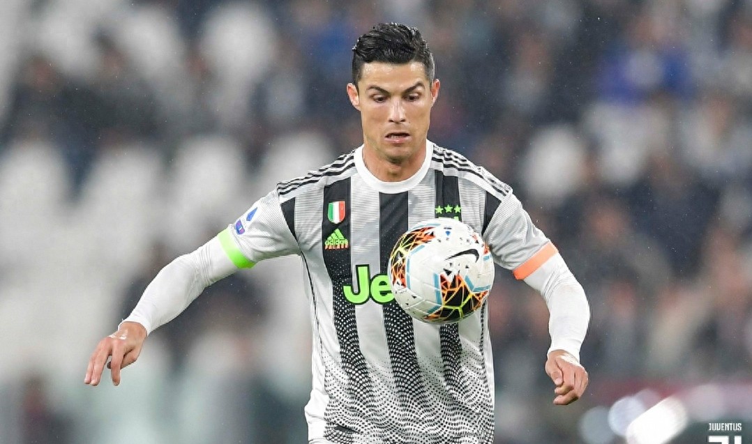 意甲第10轮尤文图斯主场2:1热那亚，C罗补时阶段打入一球